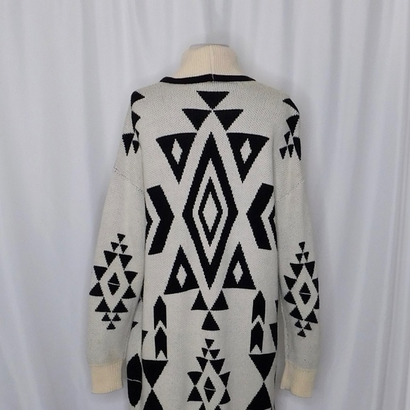 BLANK NYC Aztec Print Longline Cardigan Sweater Ivory Black Knit Tribal Small - Picture 10 of 14
